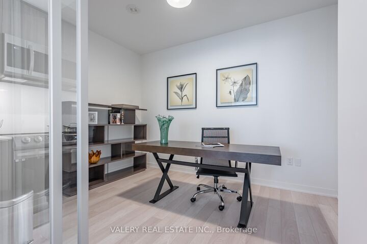 Property Photo:  357 King Street W 3109  ON M5V 0S7 