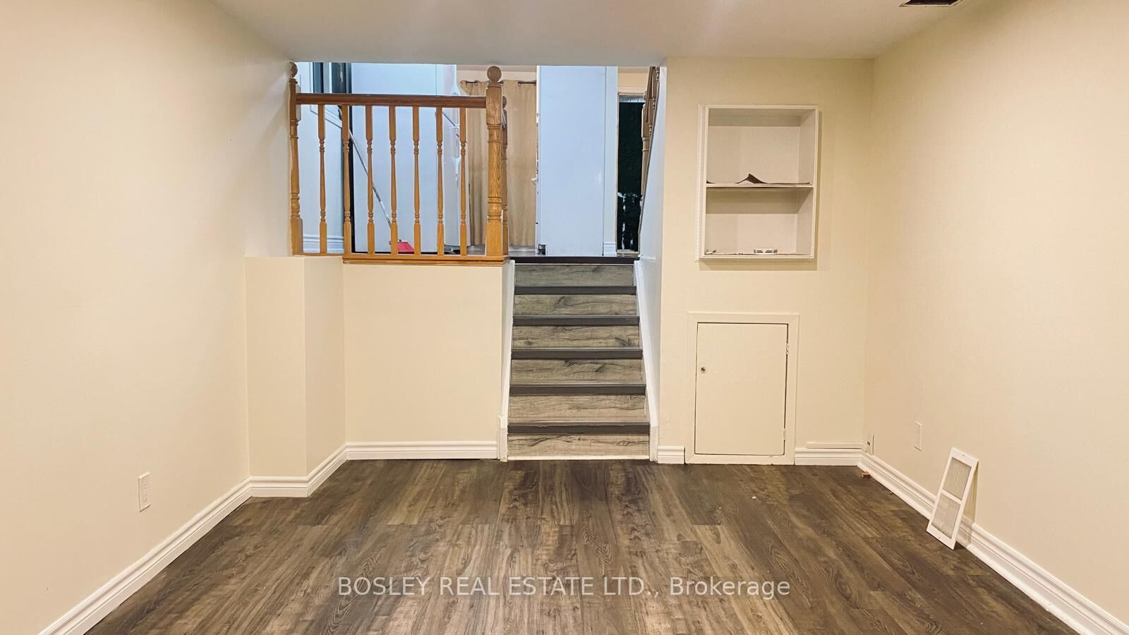 Property Photo:  508 Pinetree Crescent  ON N3H 4X5 