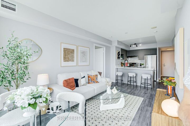 Property Photo:  5740 Yonge Street 1701  ON M2M 0B1 