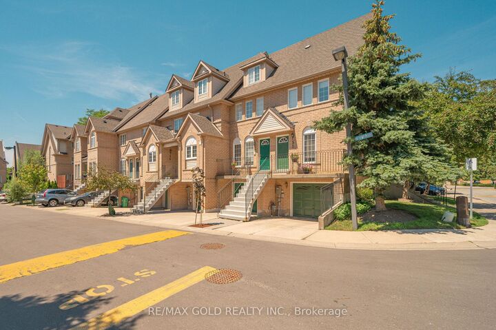 Property Photo: 80 Strathaven Drive 53 ON L5R 3V9
