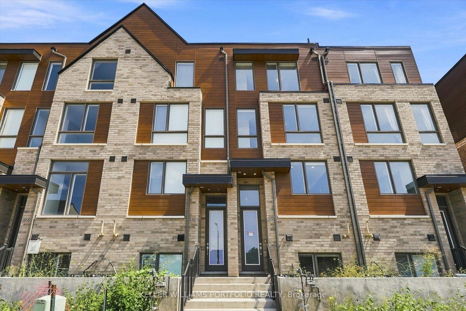 Property Photo:  372 Lawrence Heights Way  ON M6A 0E8 