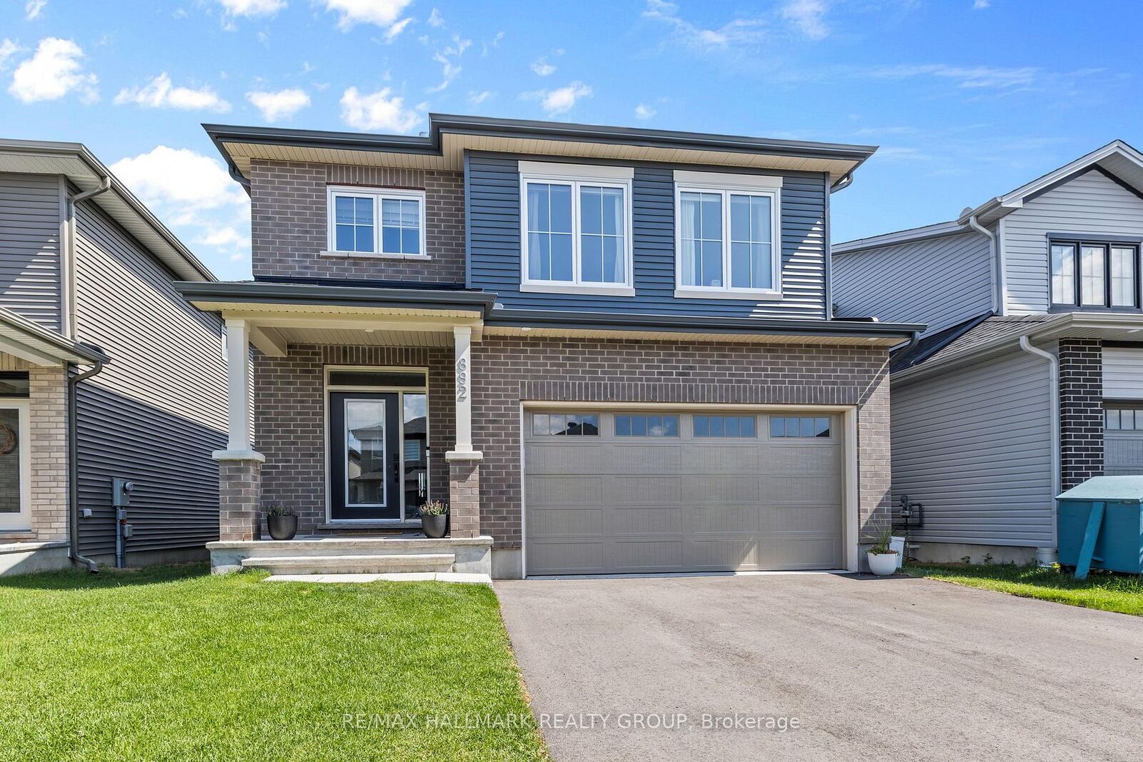 Property Photo: 892 Sendero Way ON K2S 2W8