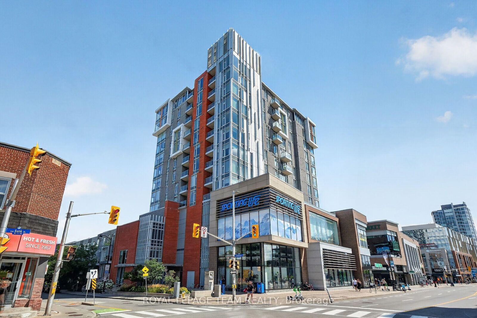 Property Photo:  118 Holmwood Avenue W 608  ON K1S 5J5 