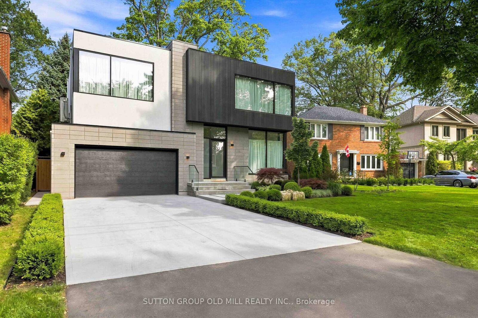 Property Photo: 18 Herne Hill ON M9A 2X1