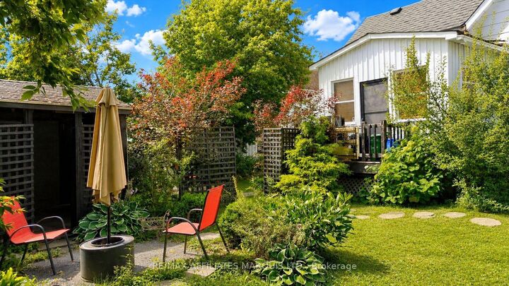 Property Photo:  521 Burton Avenue  ON K6J 3Y3 