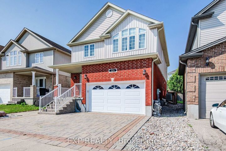 Property Photo:  124 Udvari Crescent  ON N2N 3P6 