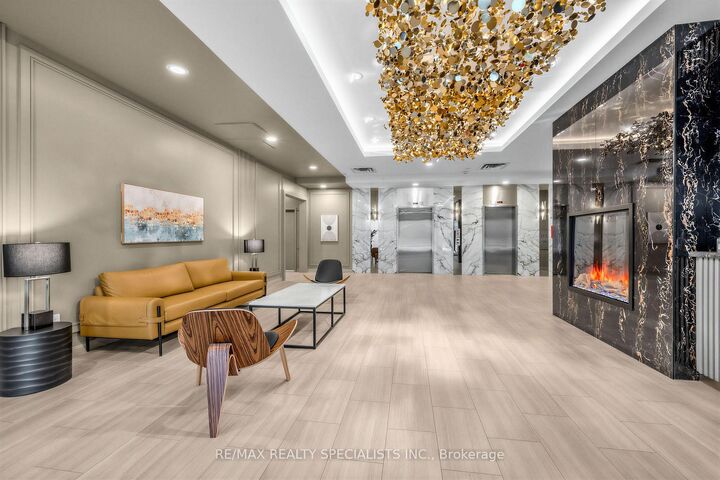 Property Photo:  263 Wellington Street W 503  ON M5V 3E6 