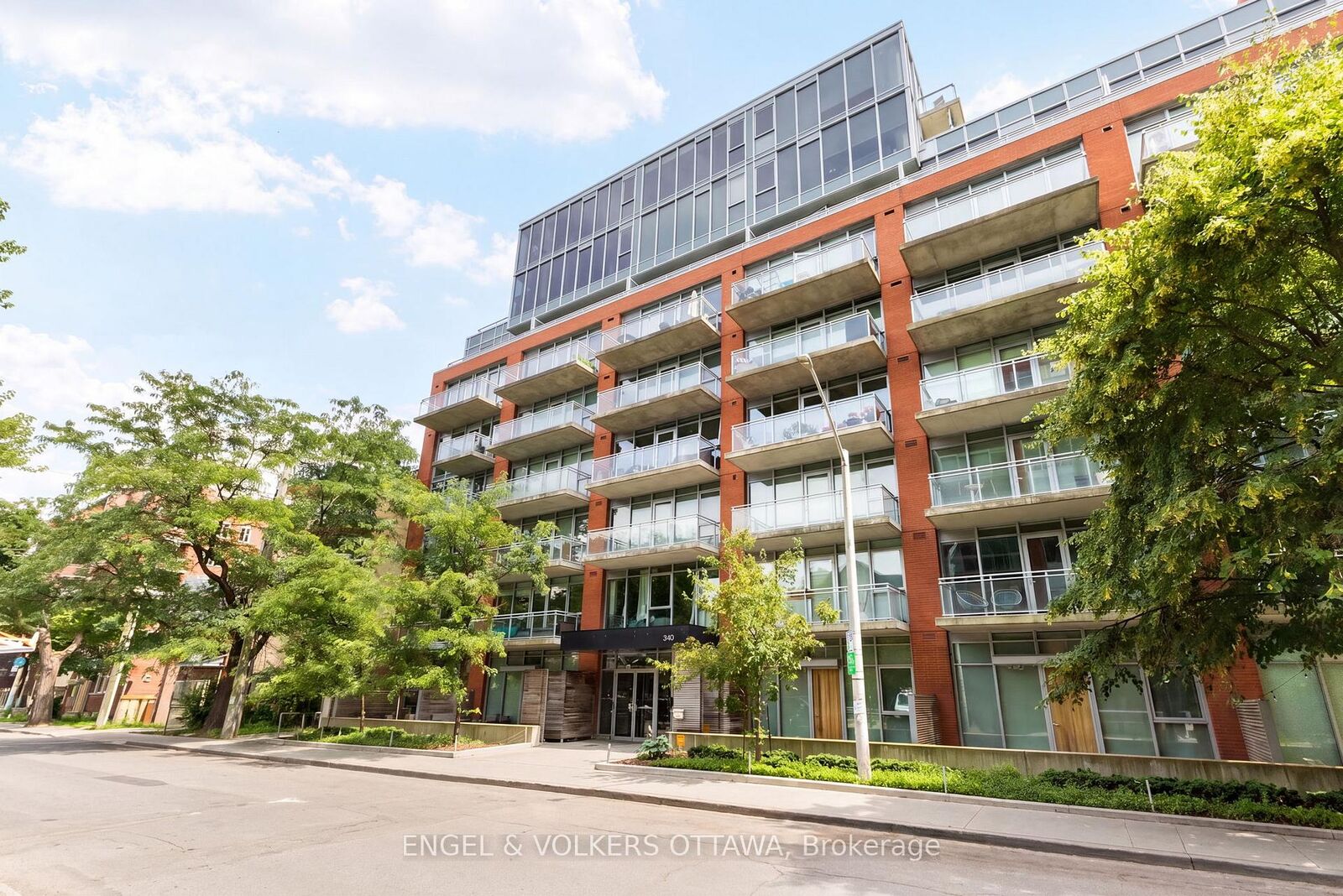 Photo de la propriété: 340 McLeod Street 935 ON K2P 1A4