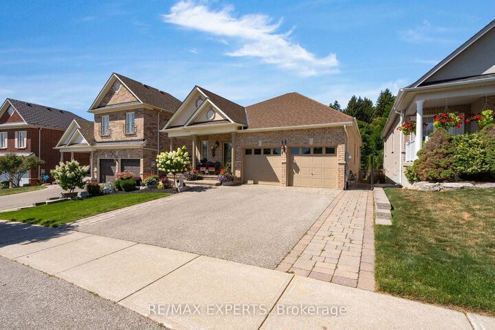 Property Photo: 8 Evans Ridge ON L7E 2Z2