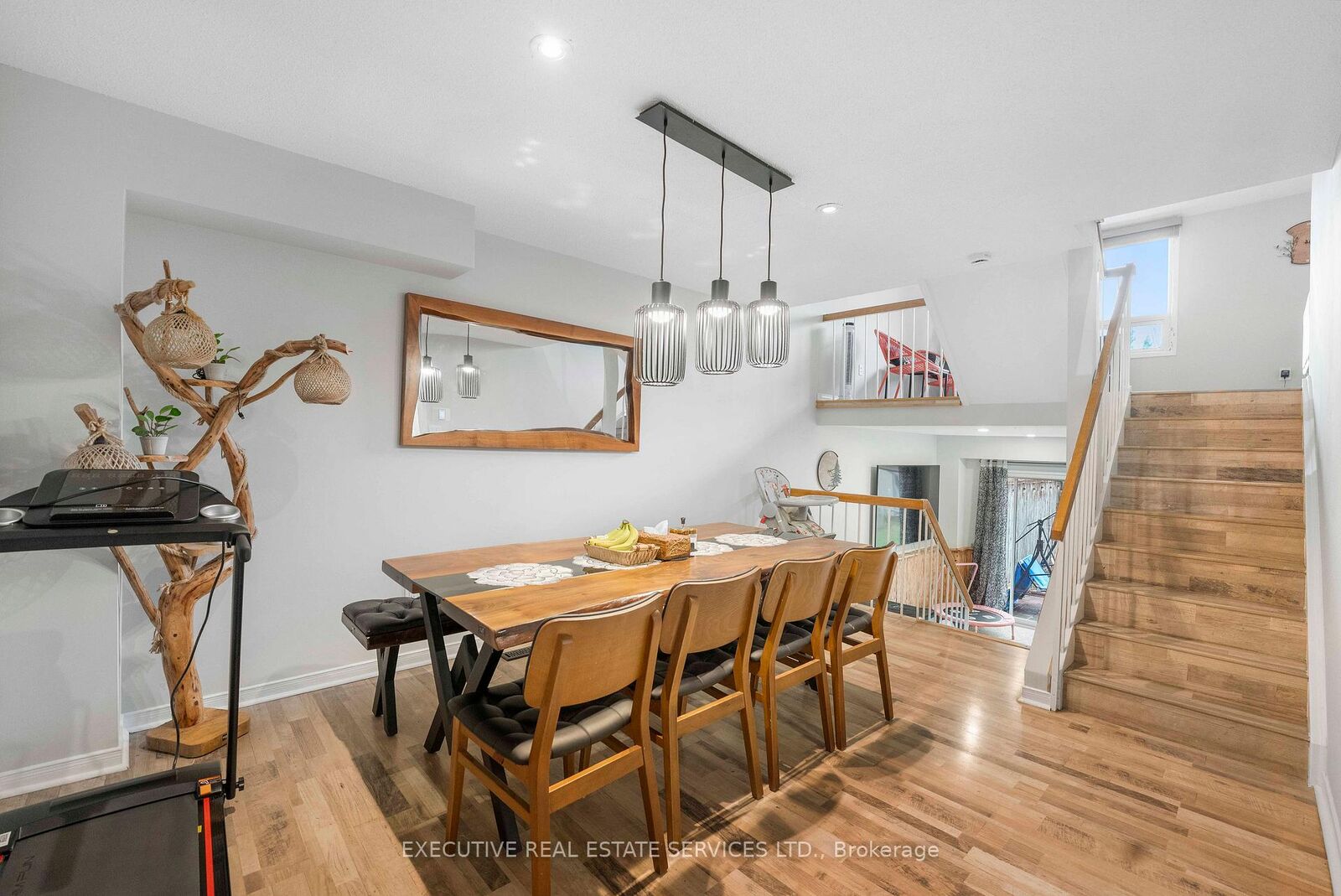 Property Photo:  21 Garden Avenue  ON L6X 1M4 