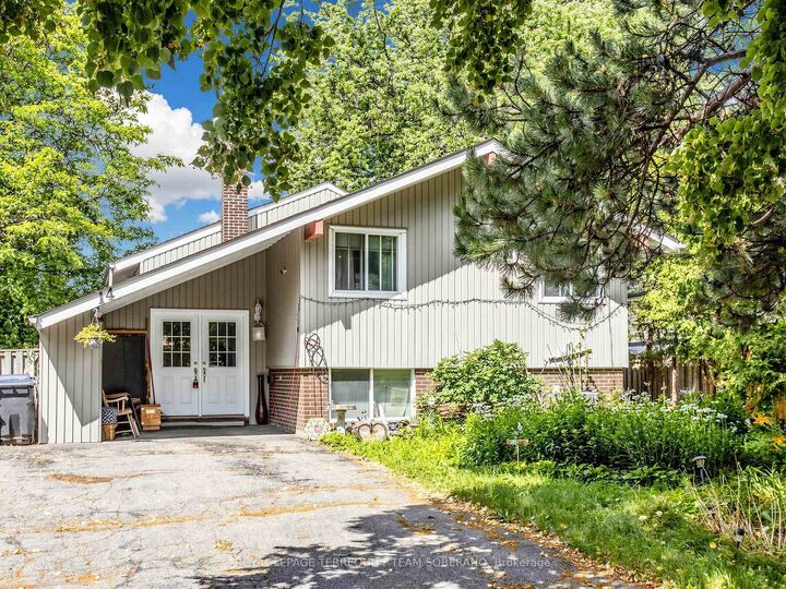 14 Rosswood Crescent — photo 1