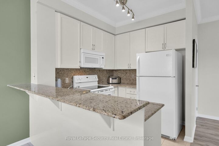 Property Photo: 52 Harvey Johnston Way 101 ON L1M 0J7