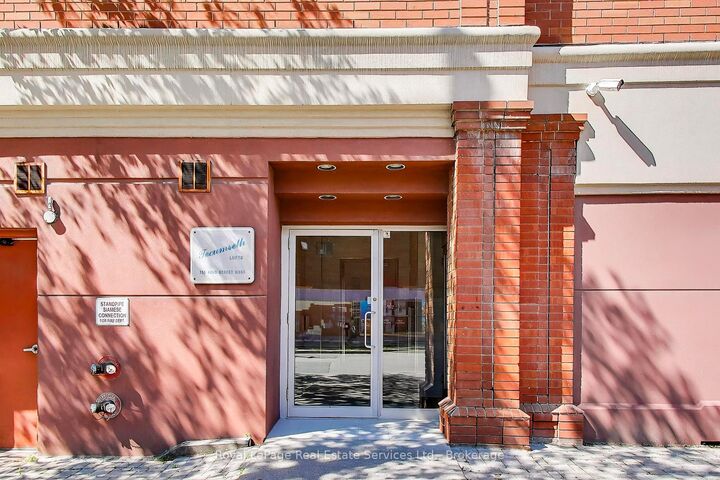 Property Photo:  766 King Street W 202  ON M5V 1N6 