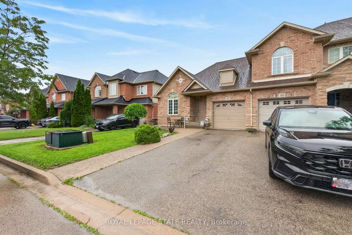 Property Photo: 47 Hannon Crescent ON L0R 1P0