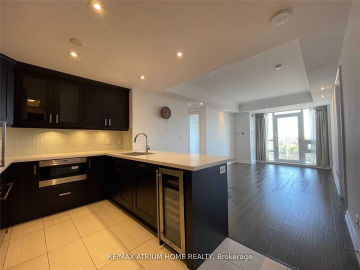 Property Photo: 15 Stollery Pond Crescent 711 ON L6C 0Y4