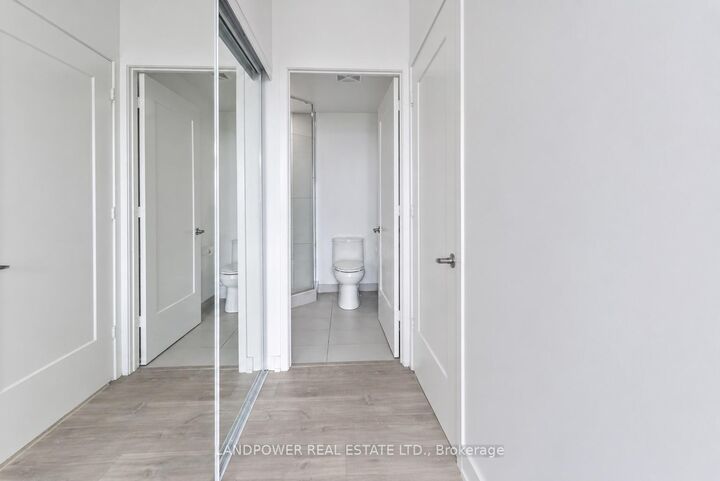 Property Photo:  70 Princess Street 2207  ON M5A 0X6 