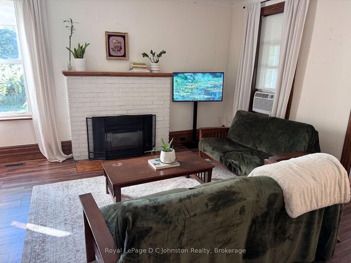 Property Photo: 43 Albert Street N ON N0H 2L0
