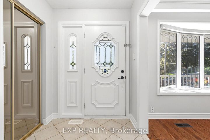 Property Photo:  3671 Holden Crescent  ON L5A 2V9 