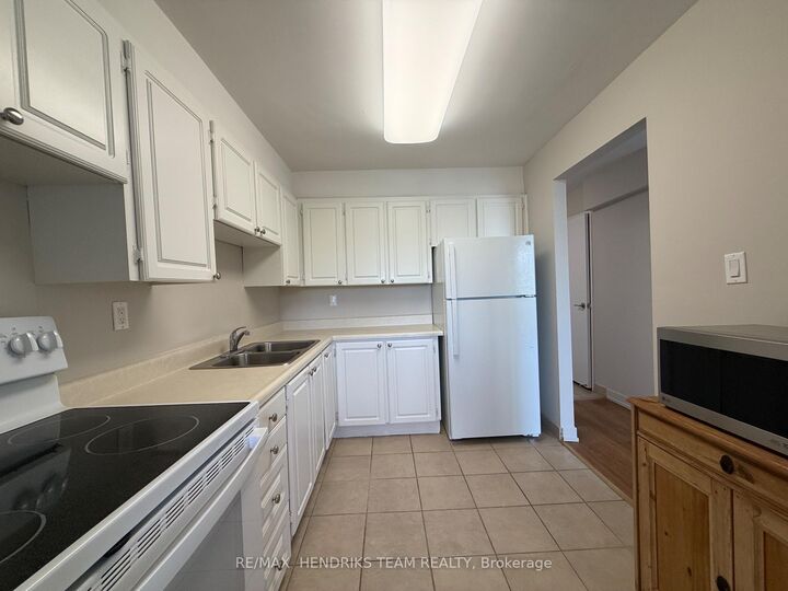 Property Photo:  4982 Chrysler Avenue 508  ON L2E 7B4 