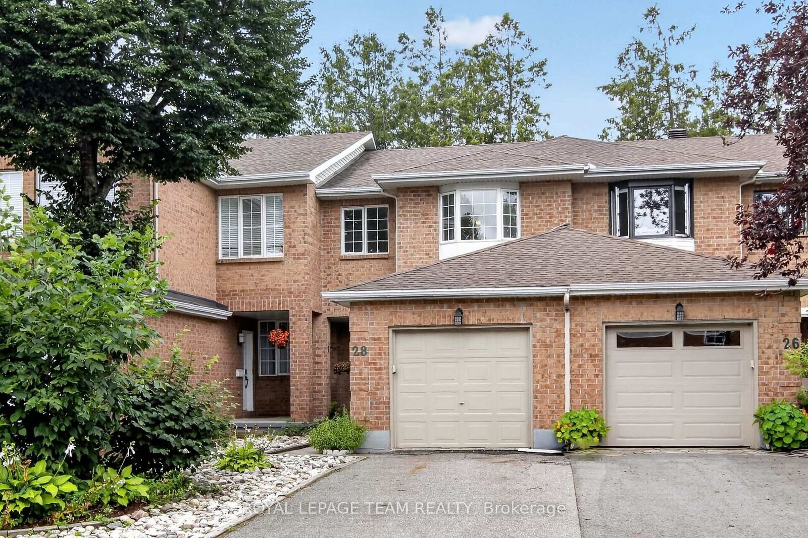 Property Photo: 28 Cohen Avenue ON K2L 4E9
