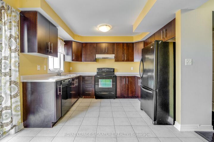 Property Photo:  54 Oakins Lane  ON L1T 0H1 