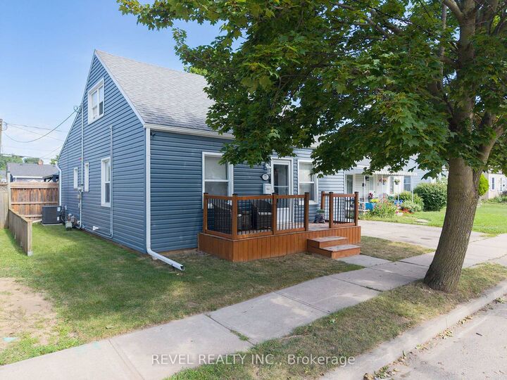 Property Photo: 77 Eighth Avenue ON N3S 1C4