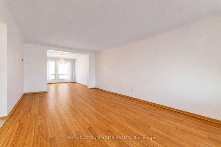 Property Photo:  522 Cummer Avenue  ON M2K 2L9 