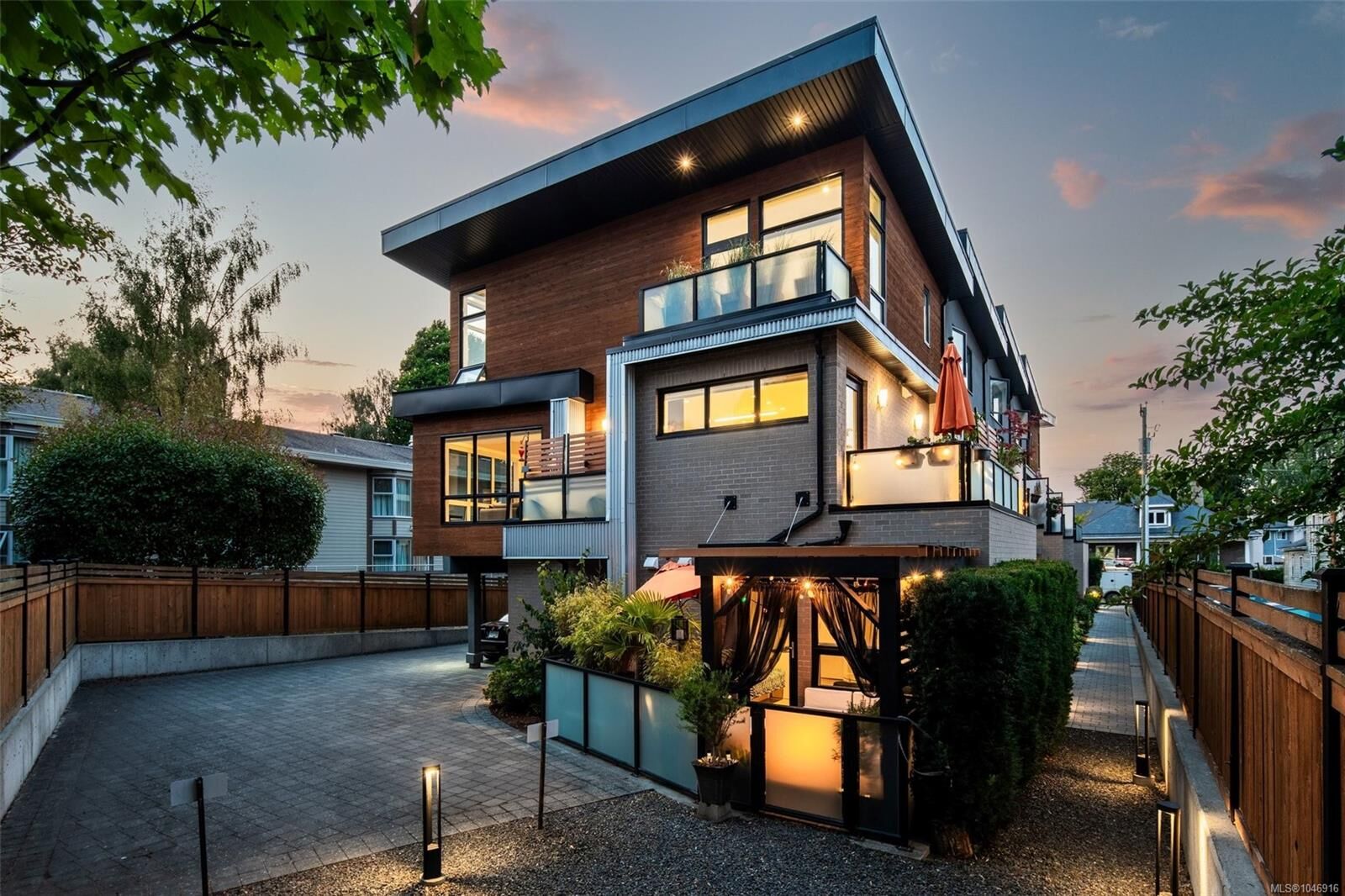 Property Photo: 549 Toronto St #5 BC V8V 1P1