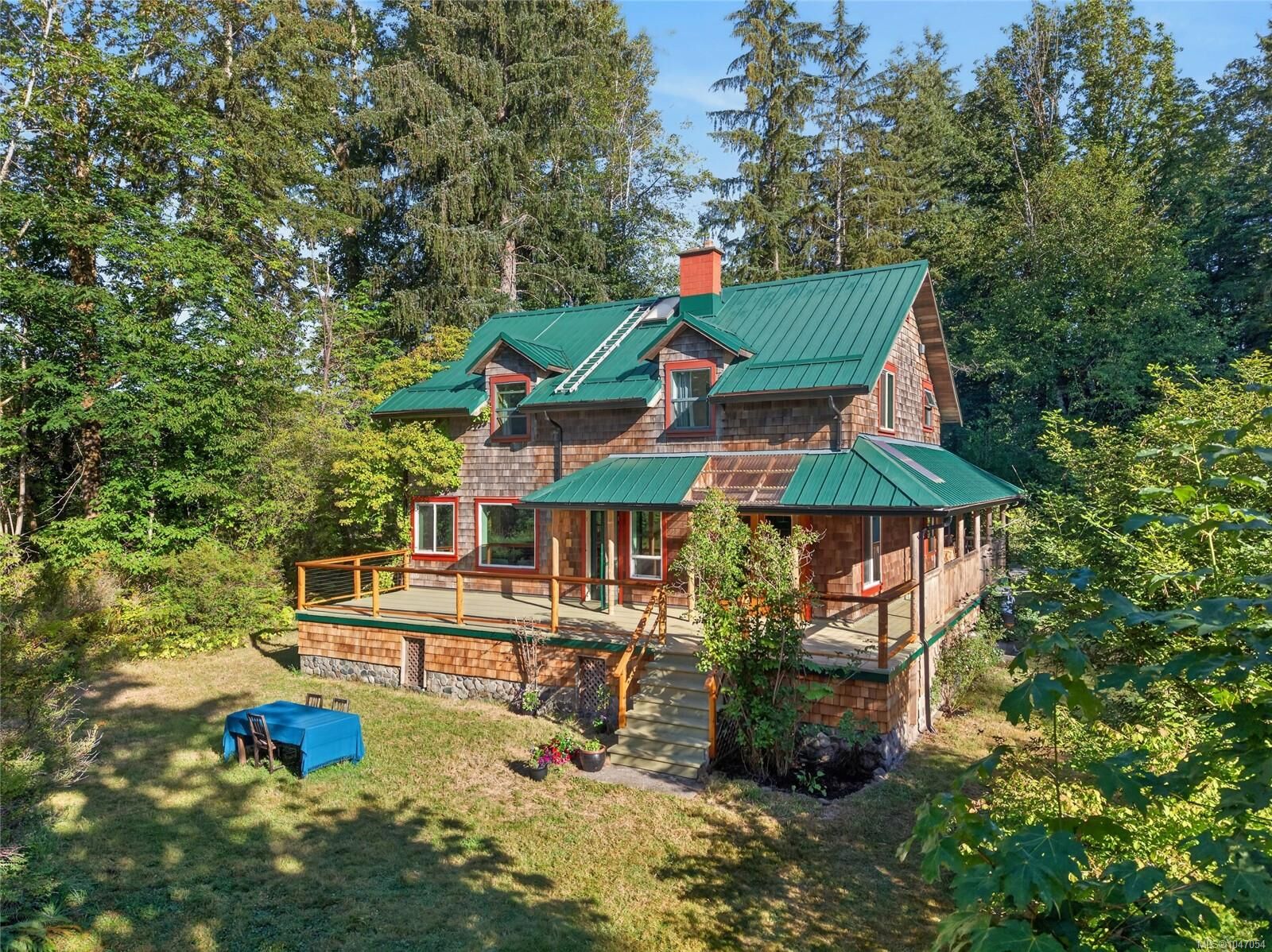 Property Photo: 6565/6553 Fitzgerald Rd BC V9J 1N7