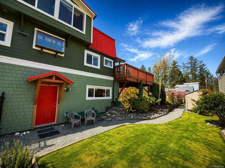 Property Photo:  1547 Joan Ave  BC V0R 1R0 