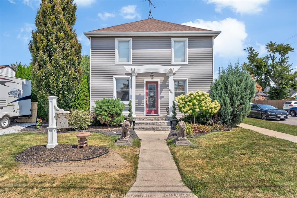 Property Photo: 858 Lesperance ON M8N 1W7