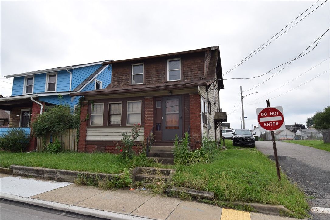 Property Photo: 418 Virginia Ave PA 15074