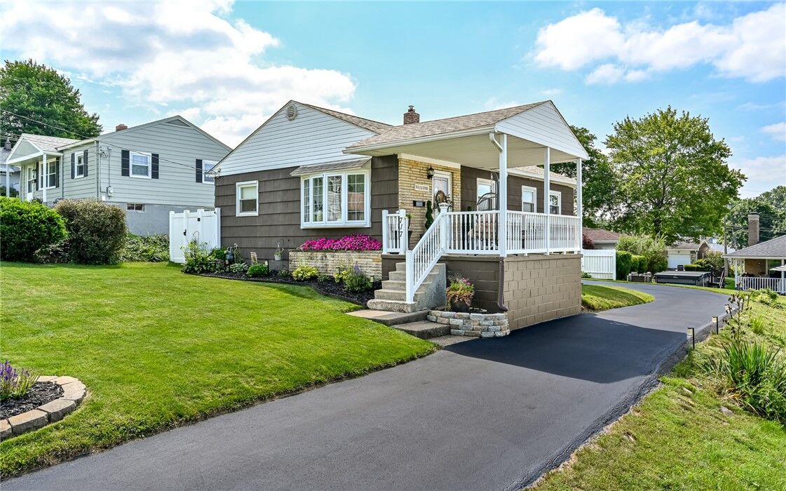Property Photo:  717 June Lee St  PA 16117 