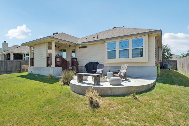Property Photo:  417 Kirkhill Street  TX 78634 
