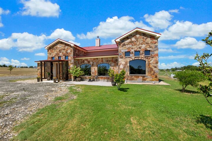Property Photo:  2103 County Road 320  TX 76530 