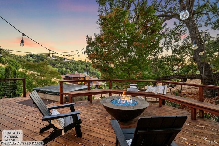 Property Photo:  52 Woodleaf Court  CA 94945 