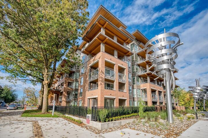7133 14 Avenue 106 — photo 1