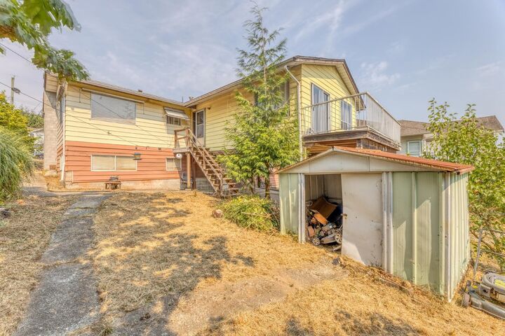 Property Photo: 920 Harris Avenue BC V3K 1S1