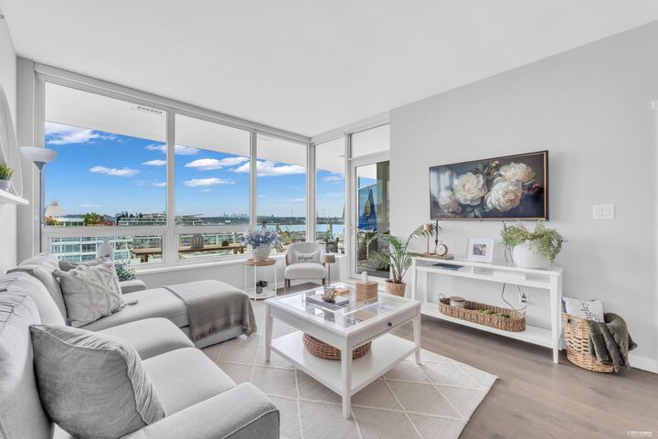 Property Photo: 118 Carrie Cates Court 1309 BC V7M 0G6