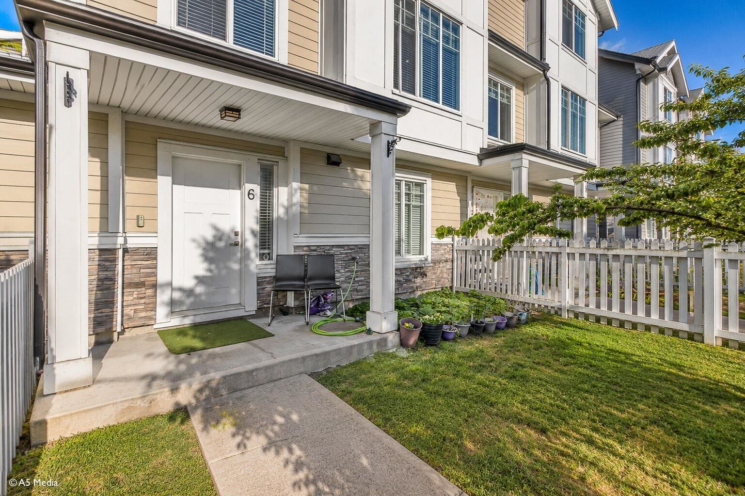 Property Photo:  7056 192 Street 6  BC V4N 6S6 
