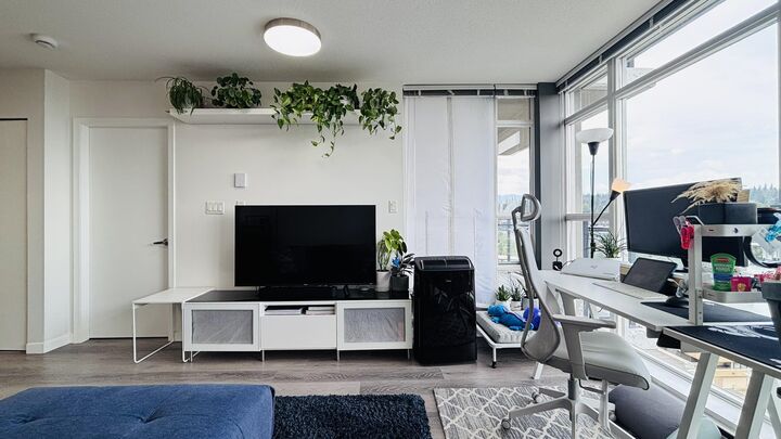 Property Photo:  555 Delestre Avenue 1907  BC V3K 0A9 