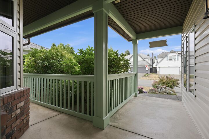 Property Photo: 11886 79 Avenue BC V4C 8B2