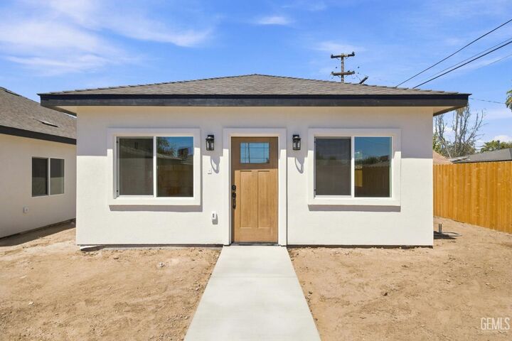 Property Photo: 4408 Vern Street CA 93307