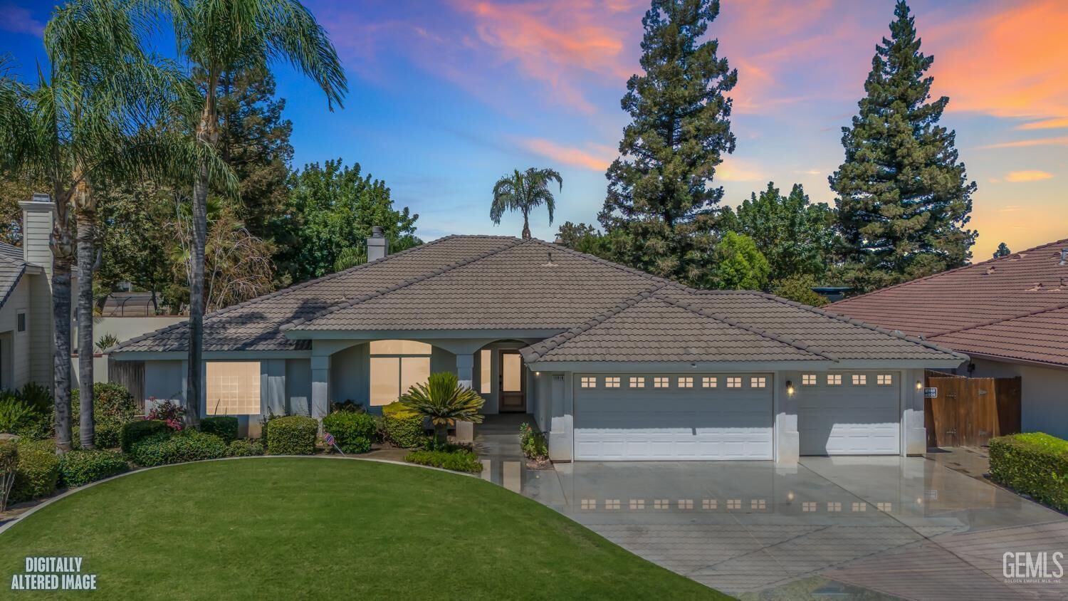 Property Photo:  10918 Rosslyn Lane  CA 93311 