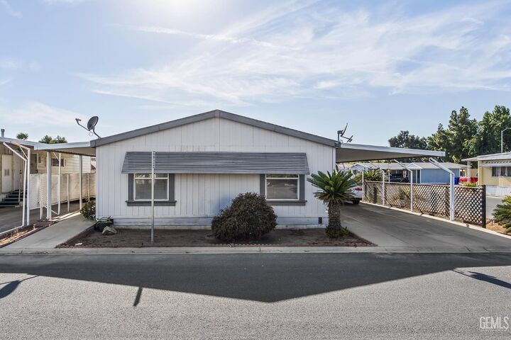 Property Photo: 1343 W Morton #73 CA 93257