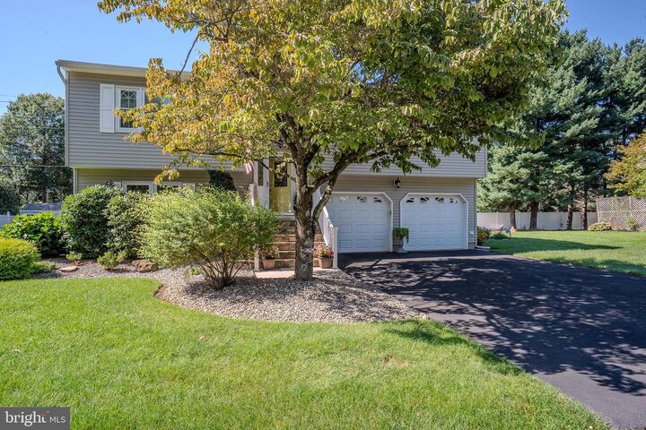 Property Photo:  31 Pullman Loop  NJ 08810 