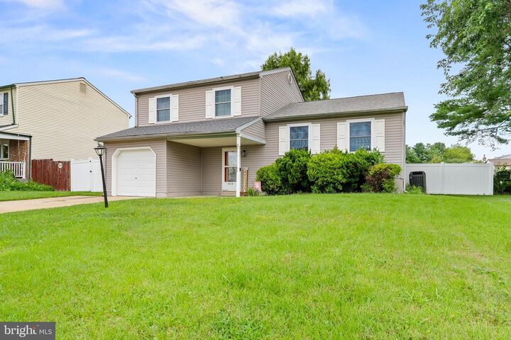 Property Photo:  415 Jaymar Boulevard  DE 19702 