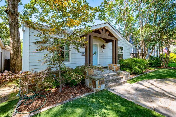 Property Photo:  1206 N Polk Street  AR 72205 