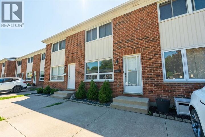 Property Photo:  301 Edgewood Street 2  ON N7S 4X7 