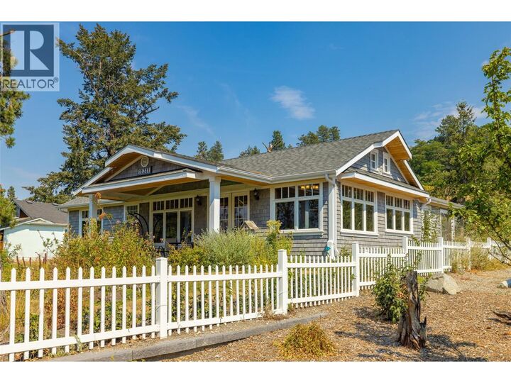 Property Photo:  11311 Okanagan Centre Road West  BC V4V 2J6 